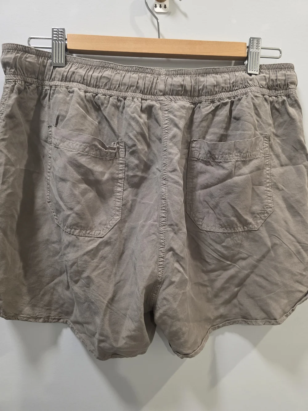 NWT Thread & Supply TENCEL™ Drawstring Shorts | Women's Large | Taupe | Summer - Picture 4 of 10